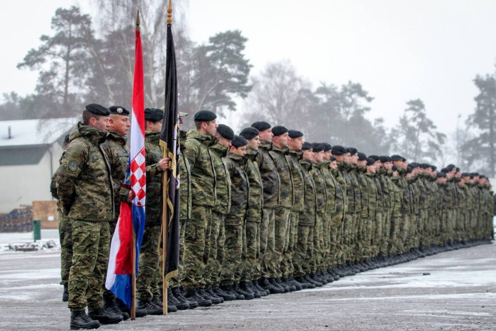 Kroacia rikthen shërbimin e detyrueshëm ushtarak