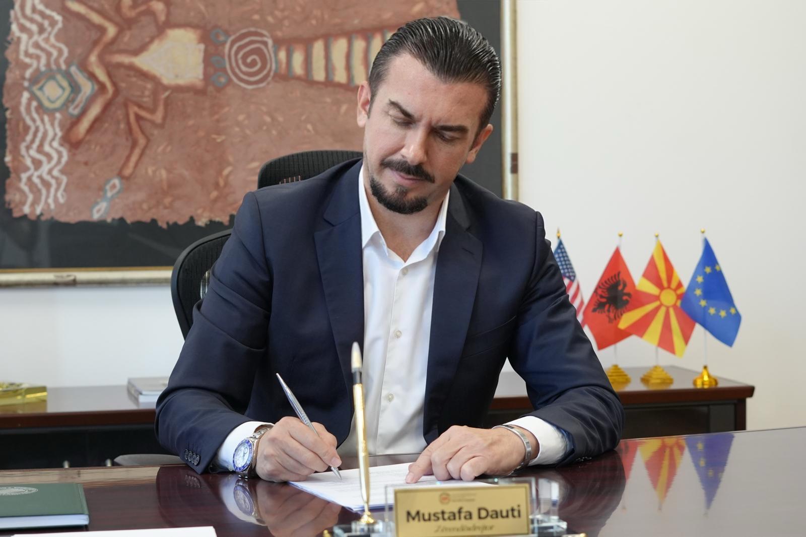 Derisa opozitarët kërkojnë oksigjen politik  VLEN po ndërton shtet 