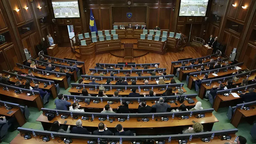 Gruda sfidon Muratin mbi rolin e VV në mbrojtjen e Kushtetutës