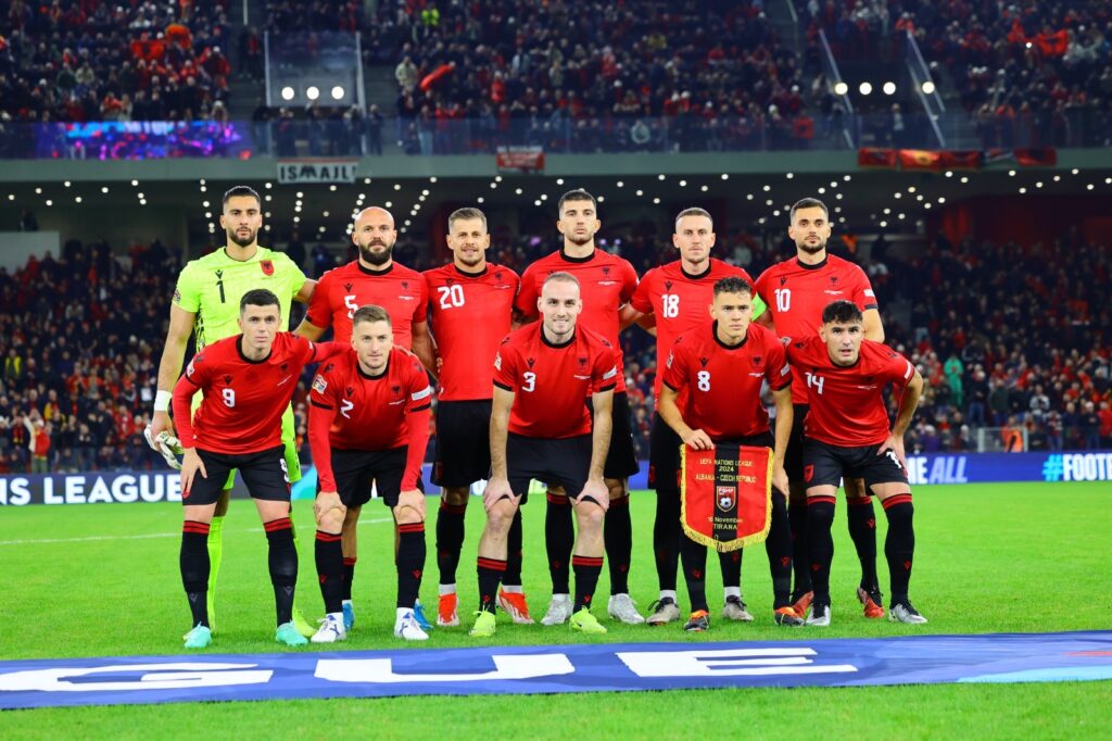 Mediat polake nuk e marrin parasysh Shqipërinë  i gëzohen shortit