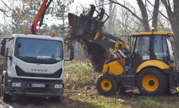 Deponia pranë ish hotelit  Kuba  po pastrohet  VIDEO 