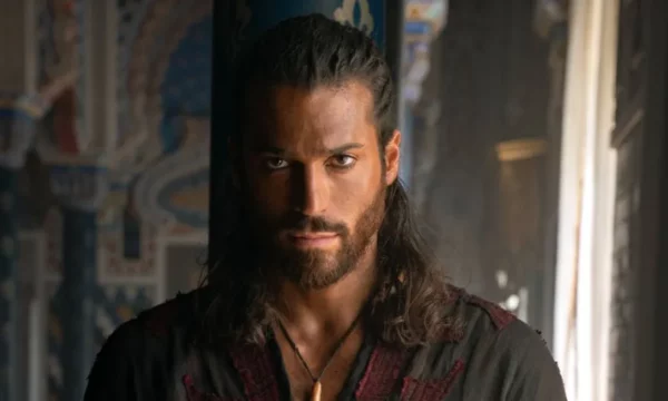 can-yaman-protagonisti-kryesor-i-serialit-sandokan-jam-shqiptar-nena-ime-eshte-me-origjine-nga-kosova