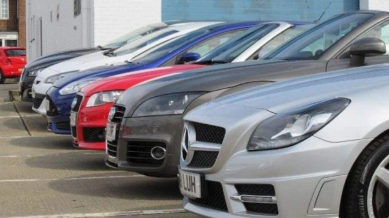 Nxirren në shitje automjetet e sekuestruara në Maqedoni   BMW  Porsche dhe Mercedes në ankand