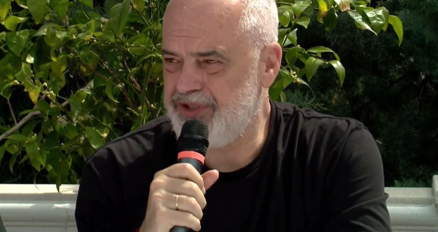 “Do bëhemi eksportues të anijeve ushtarake”, Rama nga Vlora: Investoni në parkime, investim që kthehet shpejt