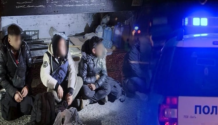 Transportonte 5 emigrantë nga Vietnami  arrestohet 48 vjeçari nga Shkupi