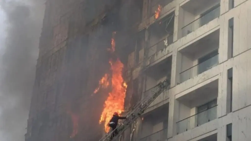 Përfundon ekspertiza e zjarrit në pallatin pranë QSUT  kush është shkaku i rënies së flakëve 