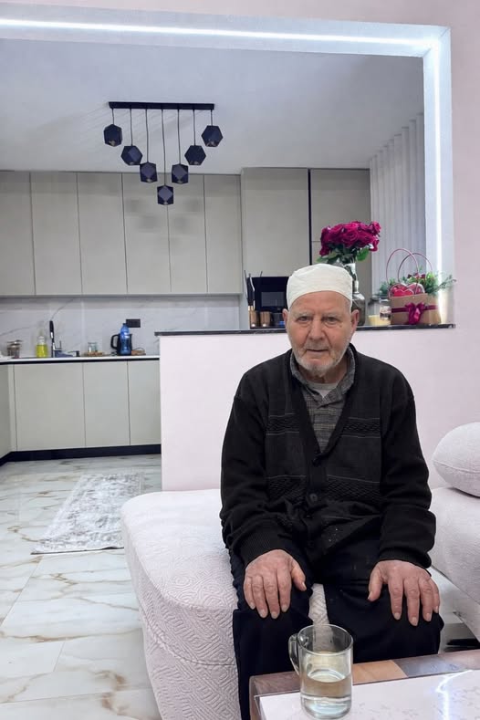 Rast i veçantë në Sllupçan   një burrë i nderuar feston 100 vjetorin e lindjes