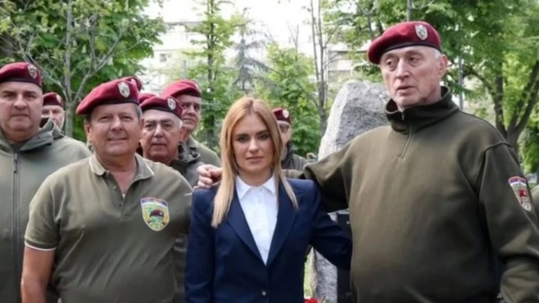 Shteti serb financon veteranët e Beretave të Kuqe  që luftuan edhe në Kosovë