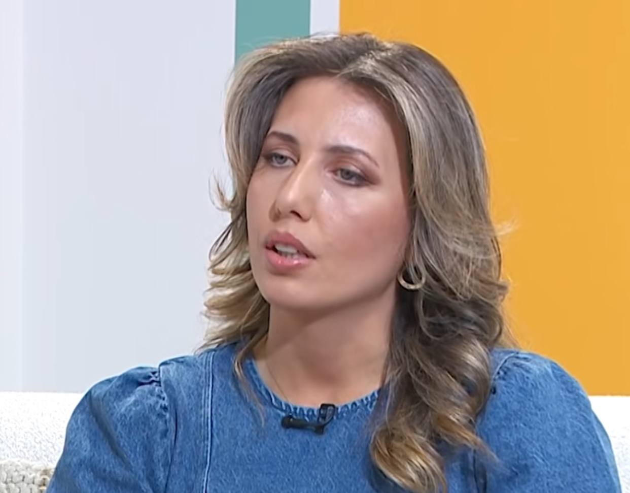 Jemi rritur në mes të Stambollit  por babai na ka folur vetëm shqip  asnjë fjalë turqisht   Video 