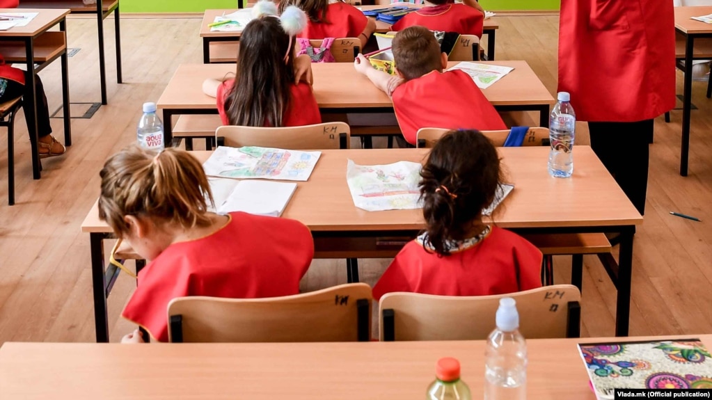 Në të gjitha shkollat fillore të vendit ka nisur regjistrimi i nxënësve në klasë të parë