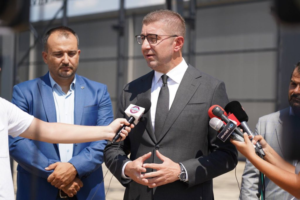 Mickoski  Korridoret 8 dhe 10 janë prioriteti ynë më i madh  këtë javë tenderi për gazsjellësin me Serbinë
