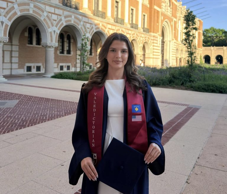 Gonxhe Halimi nga Gjilani diplomon si studentja më e dalluar në SHBA në Shkenca Kompjuterike