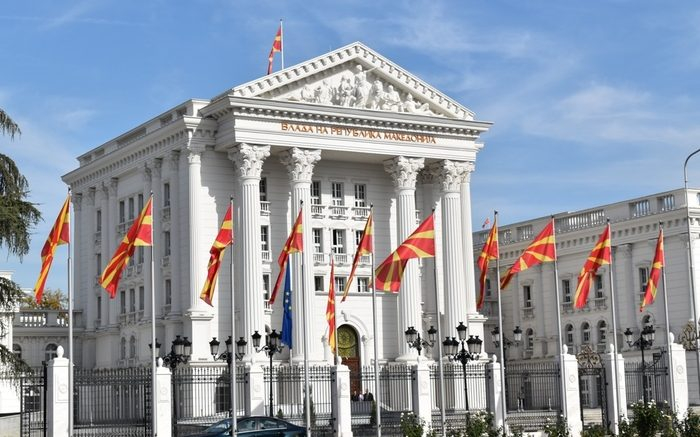 Qeveria sërish hyn në borxh, merr 260 milionë euro kredi për të mbuluar zbratësirat buxhetore