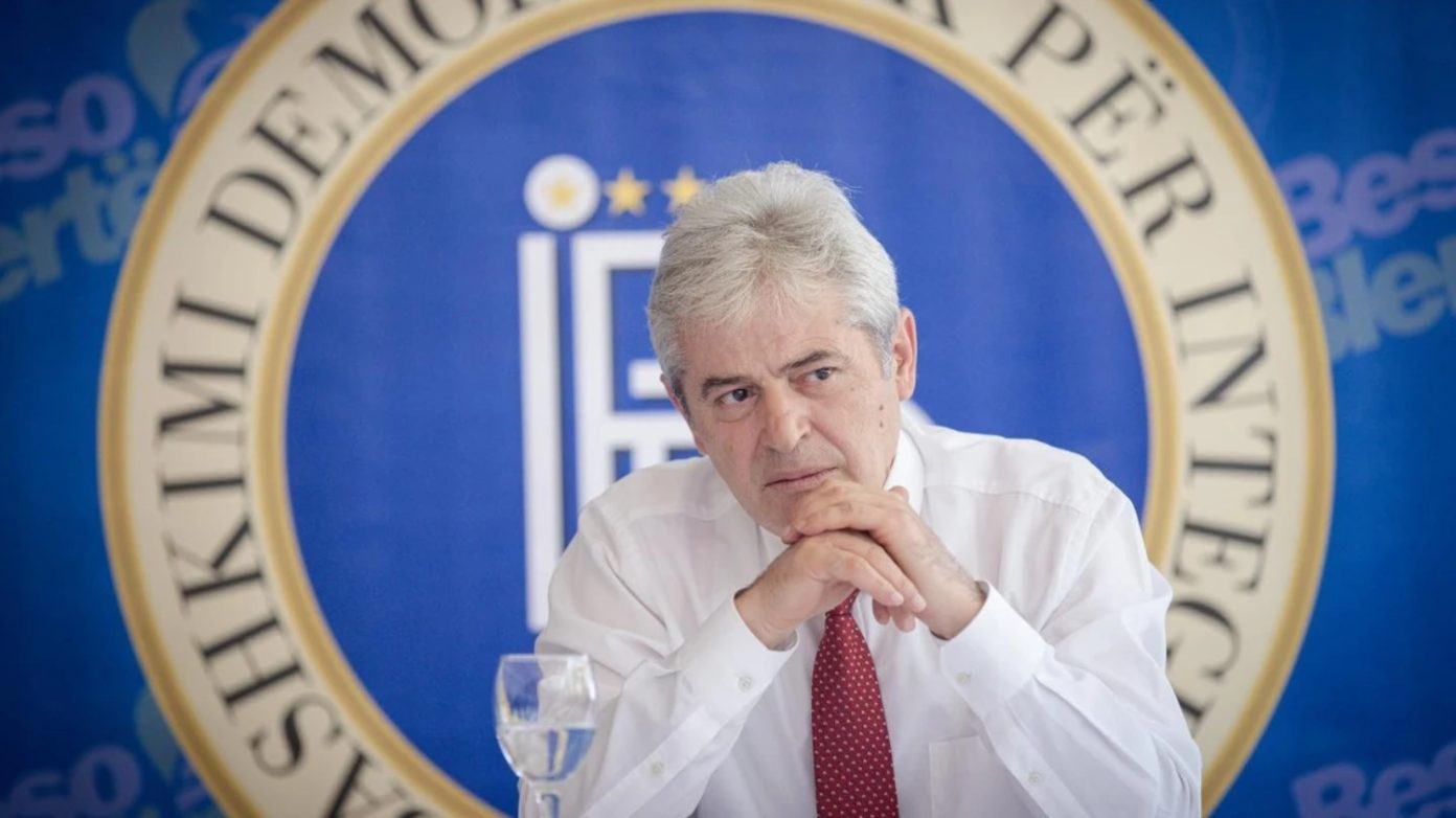 Кryetari i BDI së  Ali Ahmeti ka reaguar ndaj deklaratës së kryeministrit të Kosovës  Albin Kurti për statusin e gjuhës shqipe në Maqedoni dhe Marrëveshjen e Ohrit