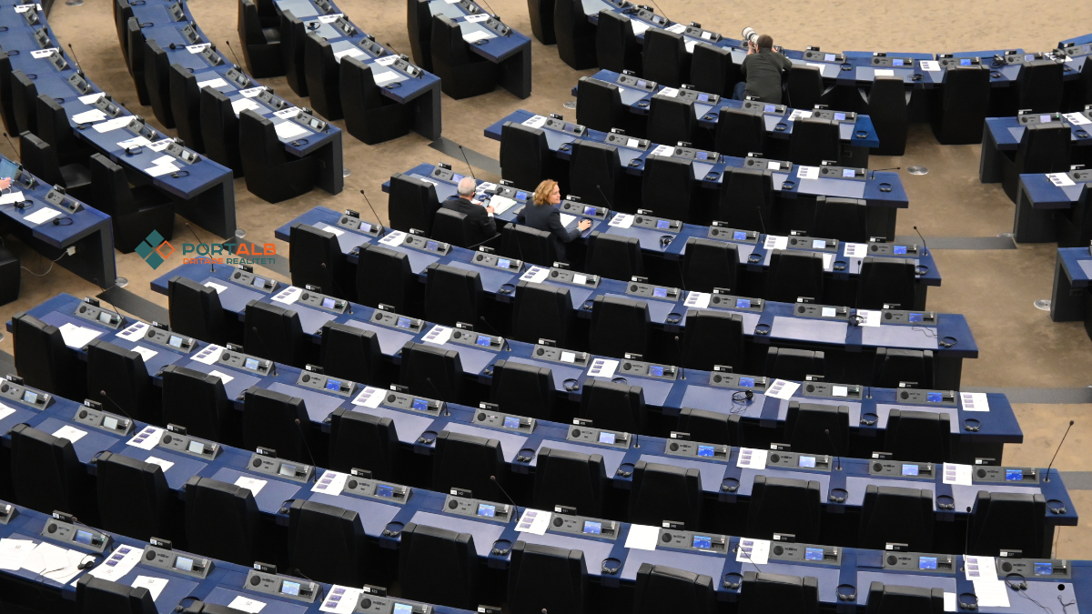 Eurodeputetët në krah të jurisprudencës në shqip  Mevlan Ademi  Brukseli dha mesazh të qartë