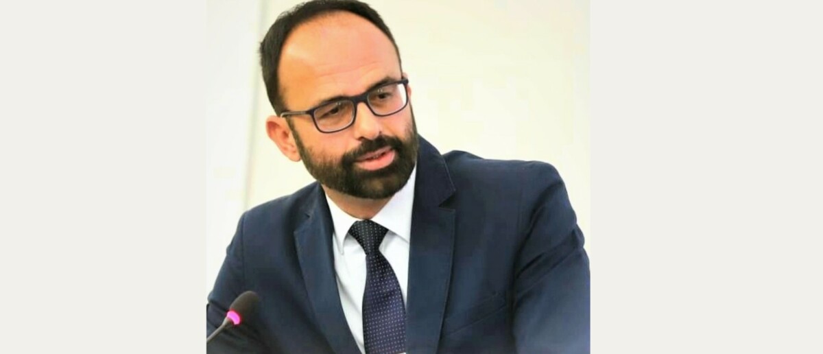  Provimi i jurisprudencës nuk është dhënë asnjëherë në gjuhën shqipe   Shasivari për draft versionin  Nuk është zgjidhje gjysmake  por model i kombinuar