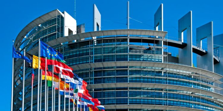 Parlamenti Europian kërkon përdorimin e shqipes në provimet shtetërore në Maqedoninë e Veriut