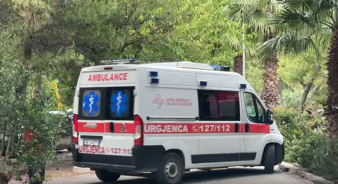Katër të rinj nga Kosova u morën nga dallgët në Shëngjin, dy humbin jetën
