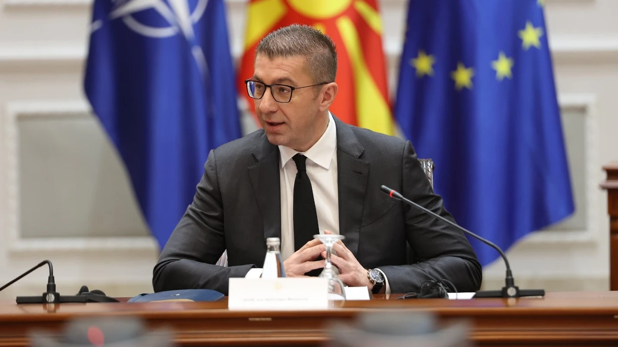 Mickoski  Fqinjësia e mirë është e rëndësishme  por identiteti maqedonas nuk ka çmim