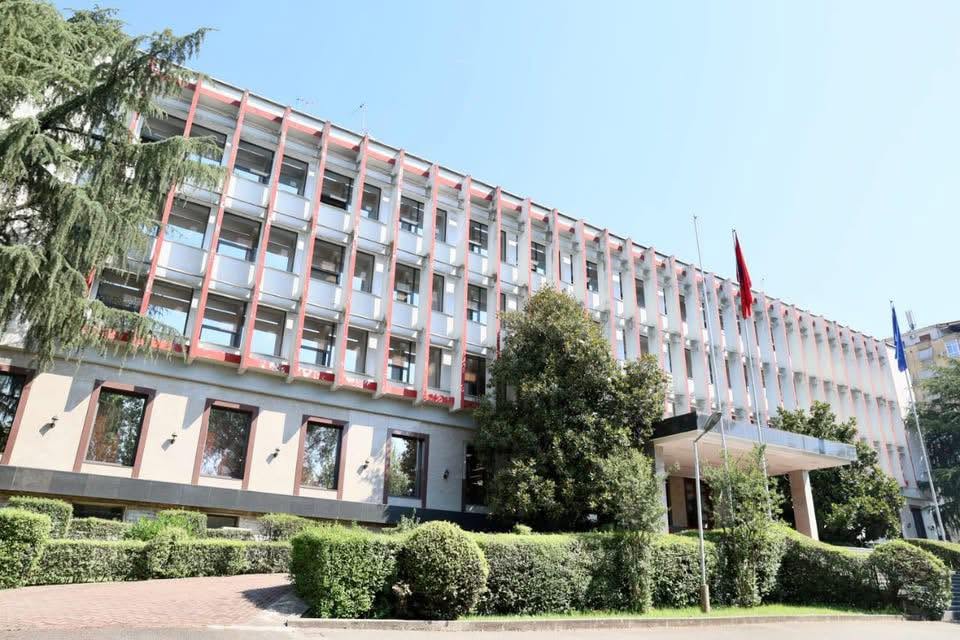Shqipëria mbështet zbardhjen e dyshimeve për varrezën masive në Kalludër të Zubin Potokut