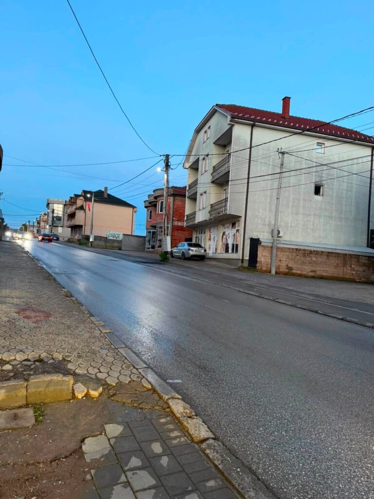 Kryetari Daut Beqiri në terren pas reshjeve, gjendja në Haraçinë nën kontroll