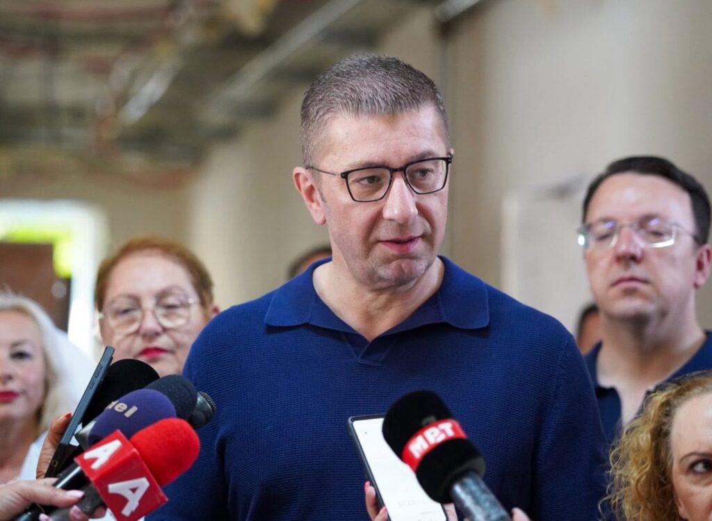Mickoski: Jemi për BE-në, por nuk do të pranojmë zgjidhje destruktive