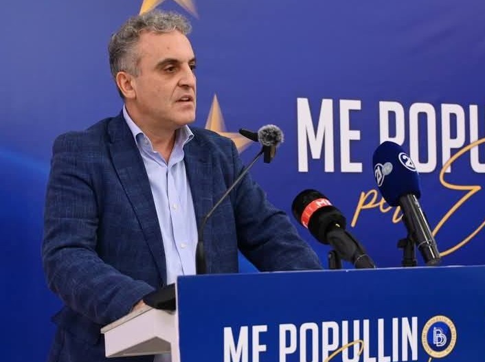 Rexhepi thirrje tetovarëve për të dal sot në protestë