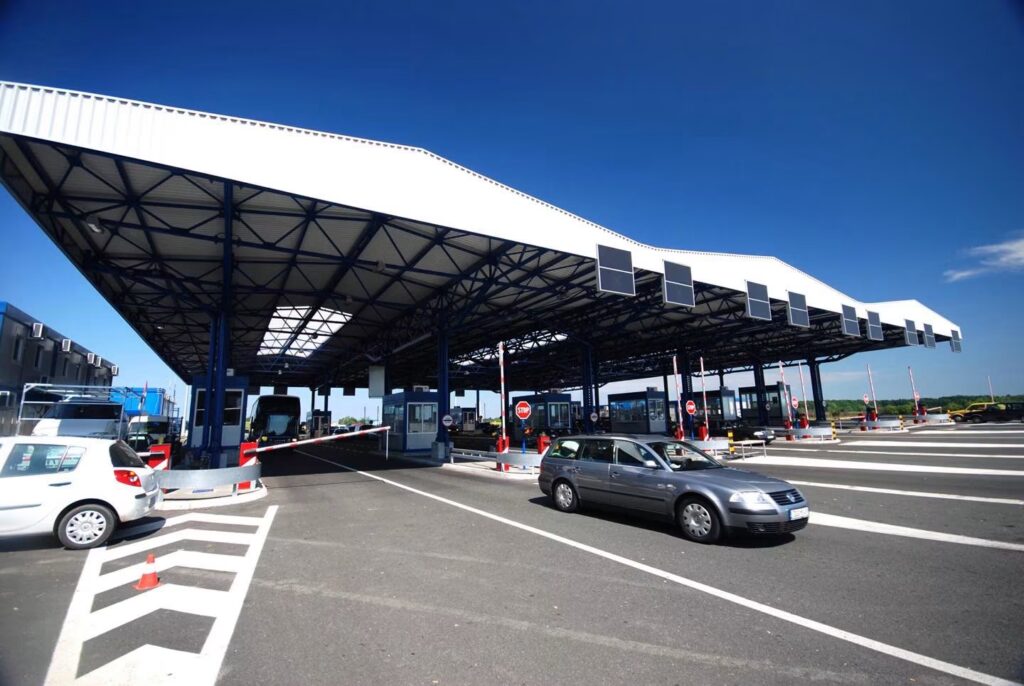 Na morën 1.000 euro në kufirin e Serbisë duke u kthyer nga Belgjika