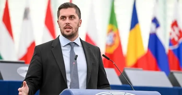 Eurodeputeti Fragkos: Shkupi është “shtet pa bazament historik, i ndërtuar në tokë të huaj”