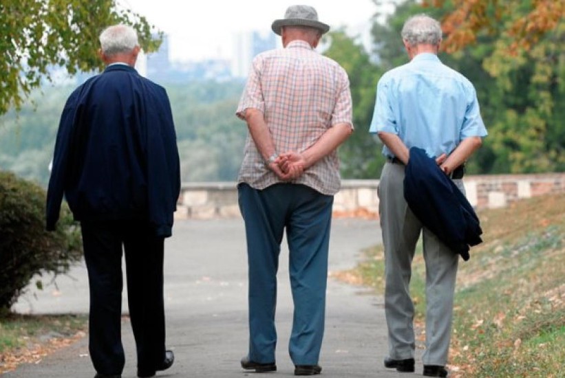Mosha e pensionimit në Maqedoni mund të shtyhet deri në 73 vjeç 