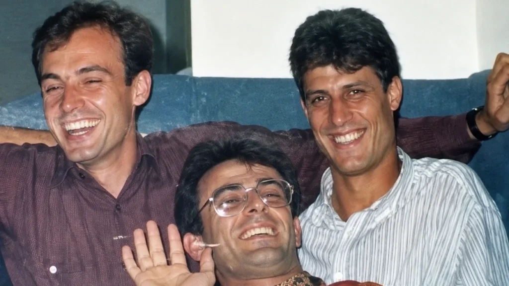 Hoxhaj publikon foto të rrallë me Hashim Thaçin nga koha e studimeve: Të presim me padurim