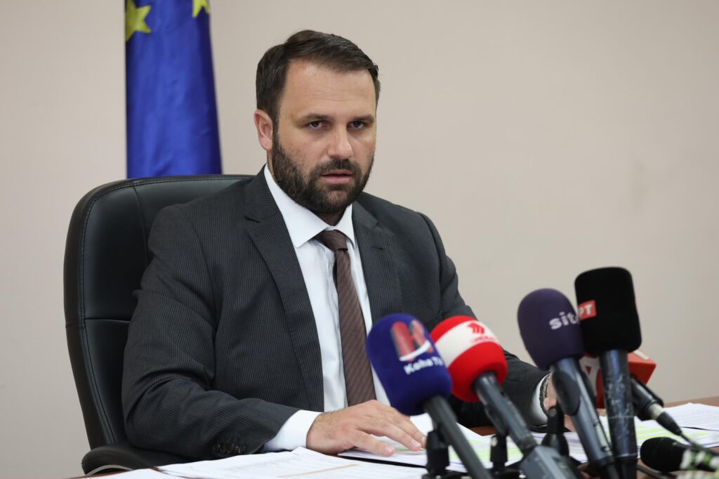 Durmishi: 7 milionë denarë mbështetje për industrinë përpunuese, afati për aplikim deri më 15 shtator