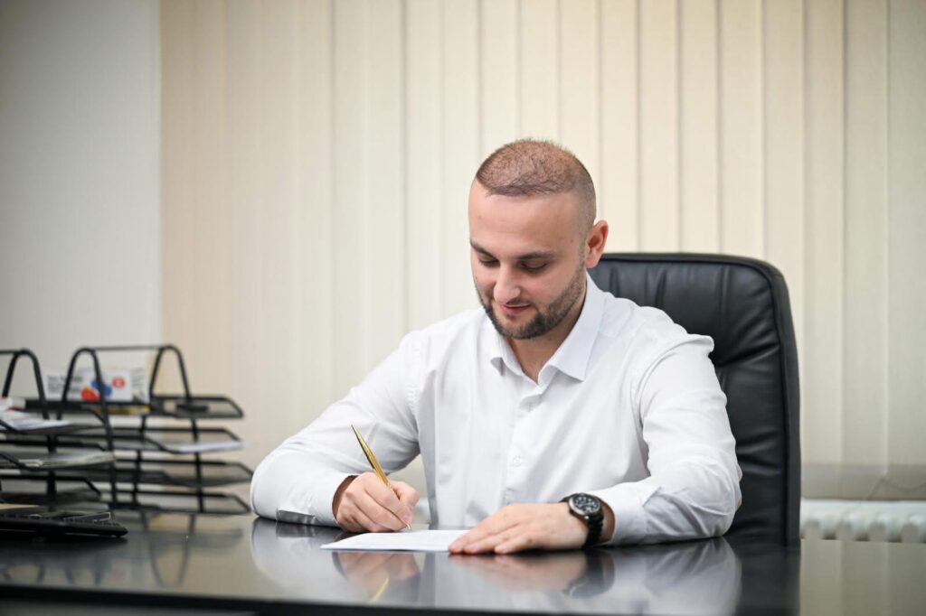 Drejtori shqiptar në Qytetin e Shkupit, Muhamer Seferi: Kemi ulur borxhin për 113.9 milionë denarë