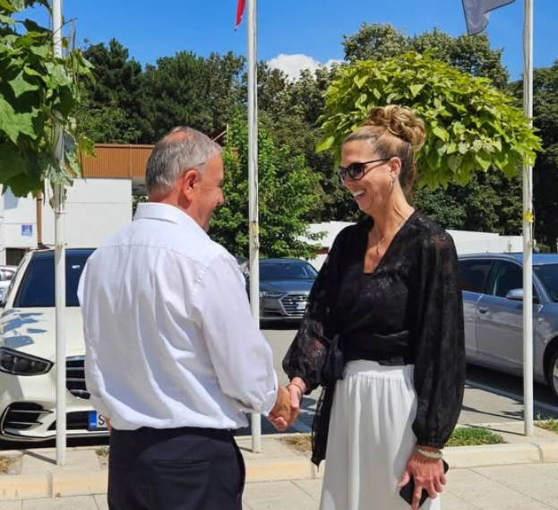 Qyra takon u.d. ambasadoren e SHBA-ve, Nicole Varnes: Struganët kanë pasur gjithmonë një orientim të fortë pro-amerikan