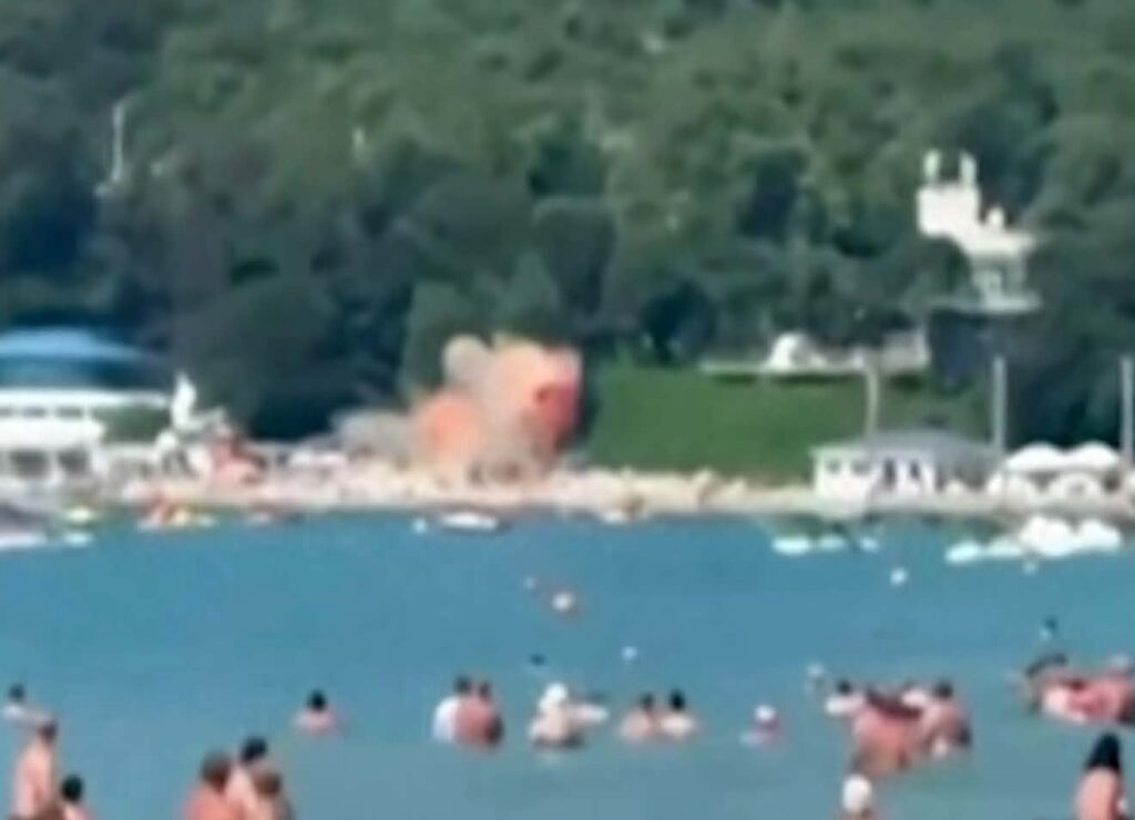 Droni ukrainas rrëzohet në një plazh në jug të Rusisë, humbin jetën 4 pushues, mes tyre edhe një fëmijë