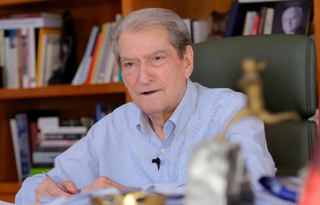 Pas heqjes së non gratës, Berisha merr vizën për të udhëtuar drejt SHBA