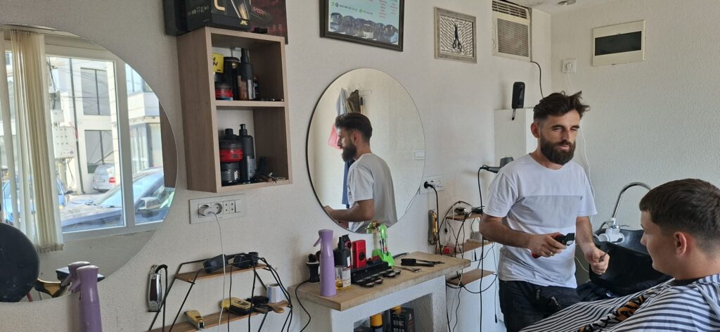 Hair Style Noli: 20 vjet karrierë dhe përkushtim – Shenoll Shaqiri