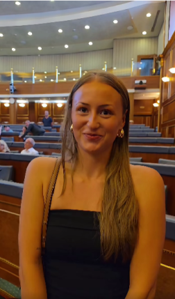 Nina Beck, gjermanja që u dashurua me Kosovën: Më pëlqen këtu, njerëzit janë të gjallë