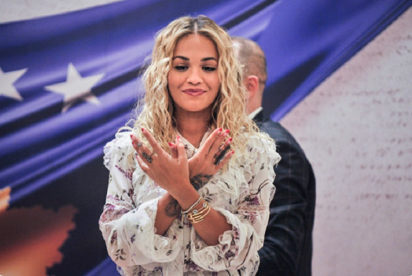 Rita Ora nga Ohri: Krenare që jam nga Kosova dhe që jam shqiptare