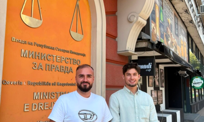 Studentët ridorëzojnë kërkesën e tyre në Ministrinë e Drejtësisë
