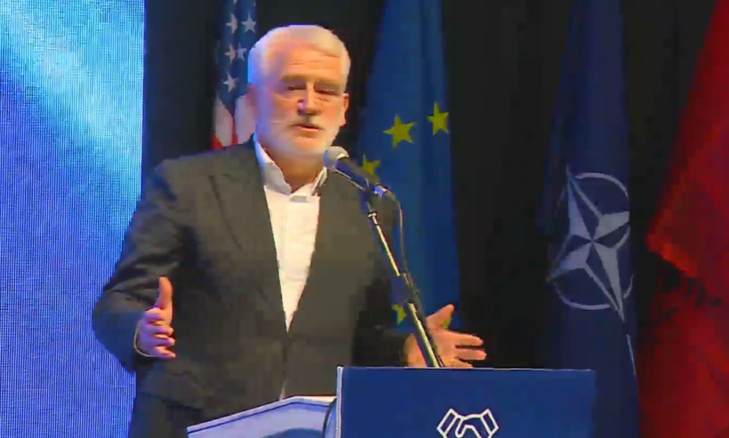 Menduh Thaçi kërkon krijimin e institucioneve autonome dhe vendimmarje me veto