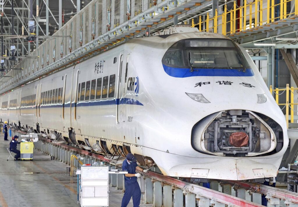 Kina thyen rekordin: Treni maglev arrin 800 km/h për 5.3 sekonda