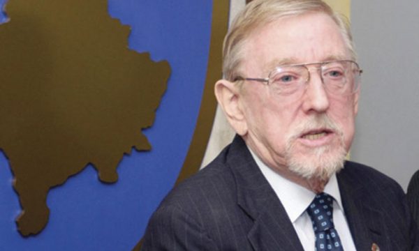 Walker paralajmëron thellim të përçarjes nëse partitë nuk bashkohen për presidentin