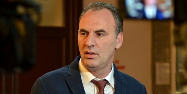 Limaj: Nëse shkohet në zgjedhje, është me heqë dorë nga mbrojtja e ish-krerëve të UÇK-së