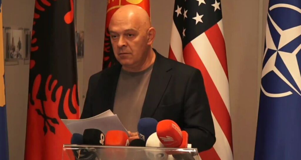 Gjini: Kurti do të largohet nga pushteti me faqe të zezë