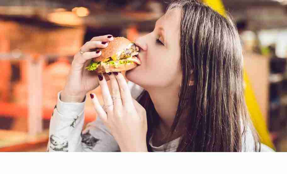 26 mijë denarë pagë, 11 mijë rruga dhe 4 mijë për hamburger: Çfarë i mbetet punëtorit?