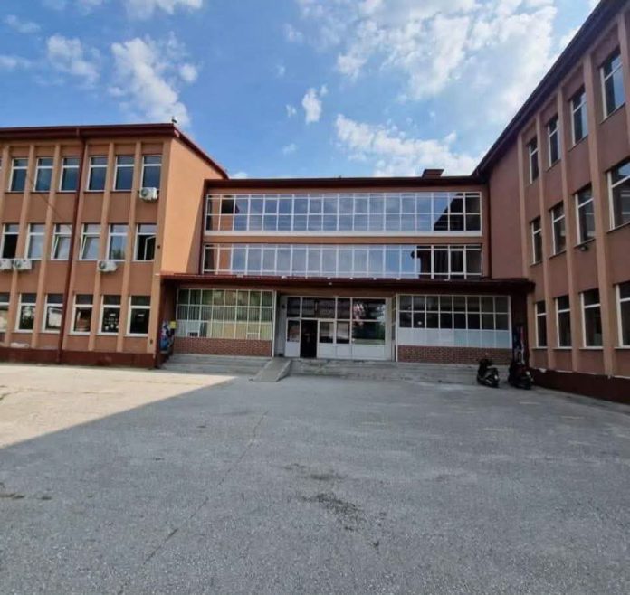 78 nxënës shqiptarë në 3 paralele, ndërsa 38 maqedonas në po aq paralele – kërkohet hapja e një paraleleje të katërt