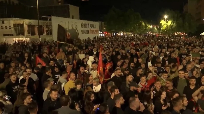 “Kujdes nga maskat”, ekspertët paralajmërojnë për rrezikun e ndërhyrjes së BIA-s në protesta