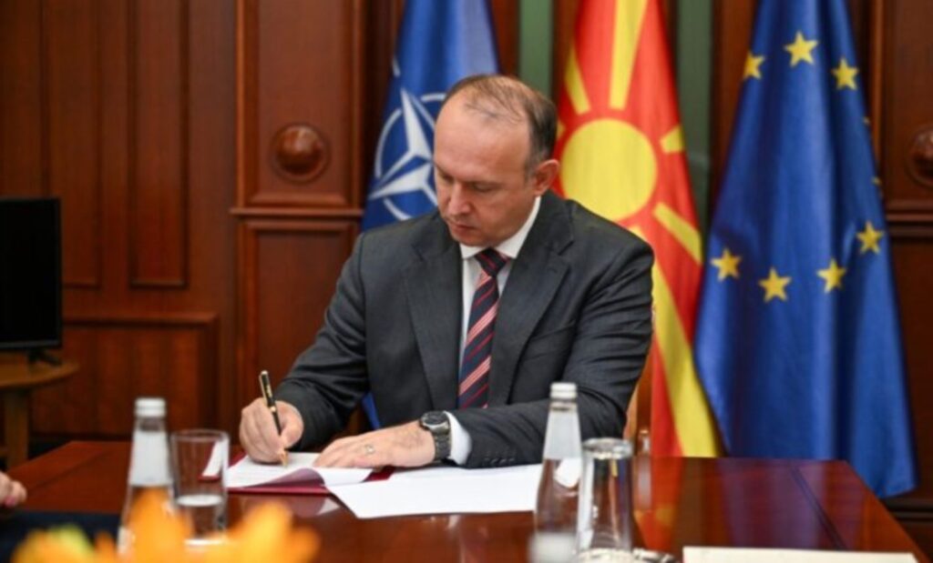 Gashi i shkruan Kurtit: Urime mandatin e ri, vazhdon miqësia jonë!