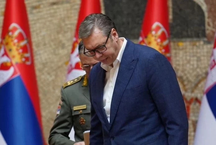 Beogradi “prishaqef” pas arrestimeve për krime lufte në Zubin Potok, akuzon Kurtin për “dëbim dhe frikësim të serbëve”